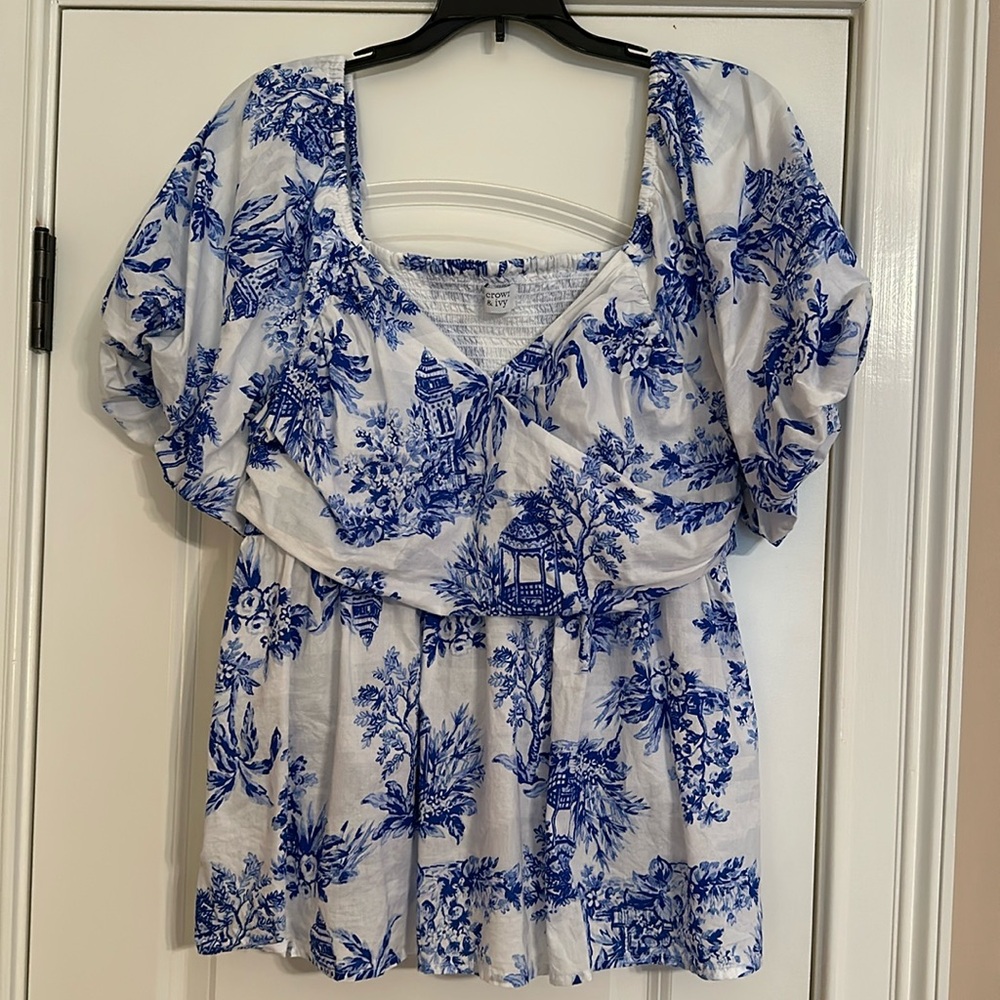 Crown & Ivy Toile puff sleeve top